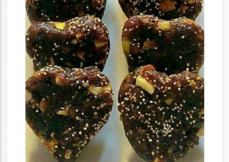 Eat dates for healthy heart